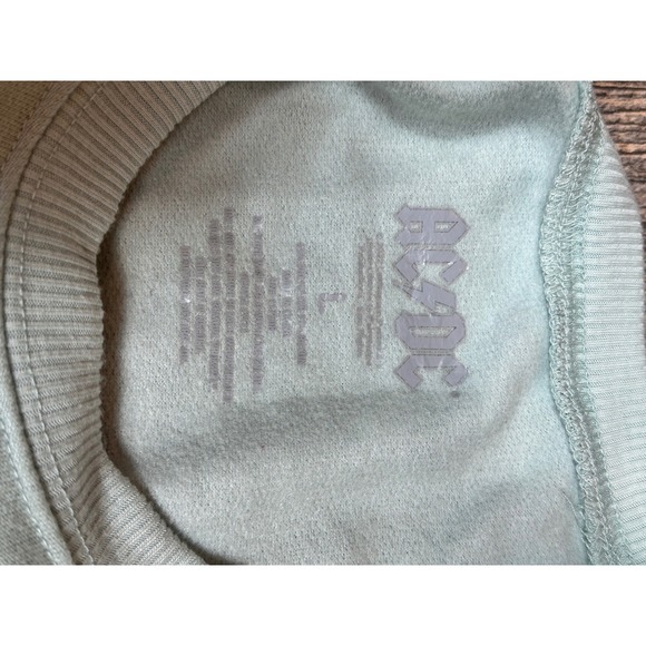 AC/DC Highway to Hell Tour 1979 Graphic Sweatshirt Light Blue Rock Band Womens - Picture 3 of 7